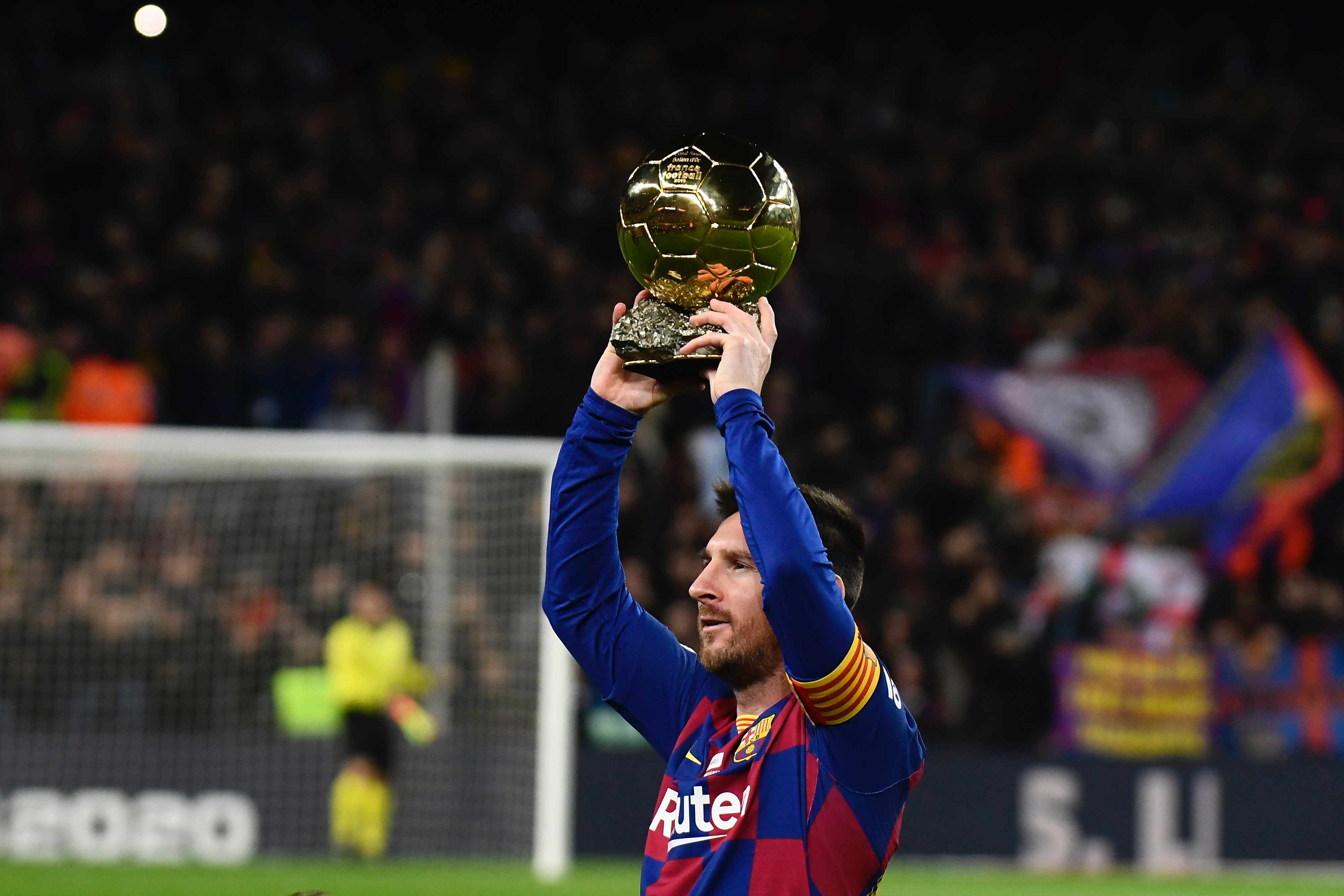 巴萨近16场15场失球，防线堪忧