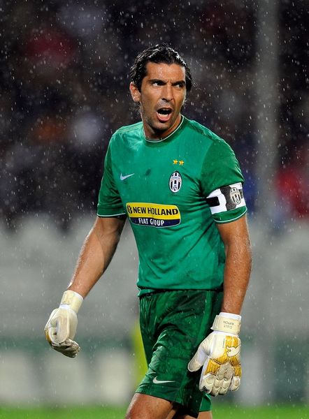 意甲：米兰1-0险胜罗马