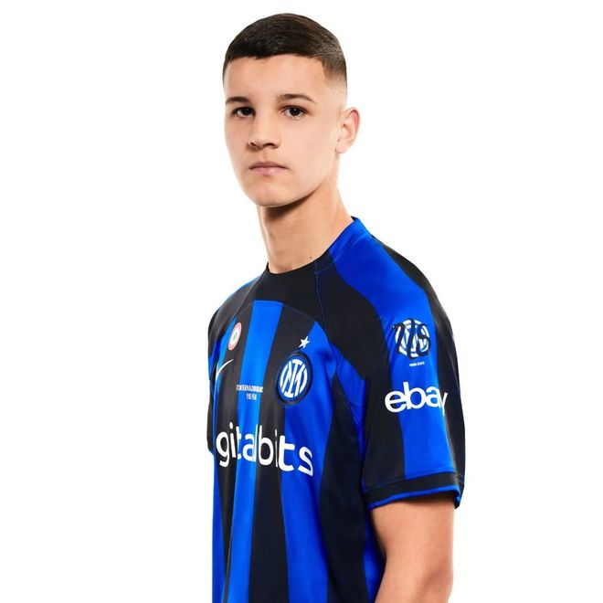 19岁212天，麦利是纽卡队史第二年轻在英超单场传射的球员（年仅19岁212天，麦利成纽卡队史英超单场传射第二年轻球员）