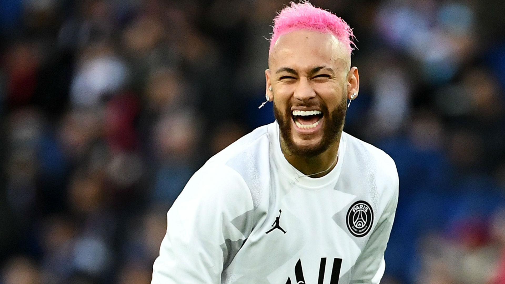 青岛次节轰出一波18-4广厦反超比分，三外援半场31分